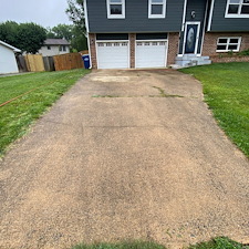 House-Concrete-Driveway-Power-Washing-in-Alexandria-VA 0